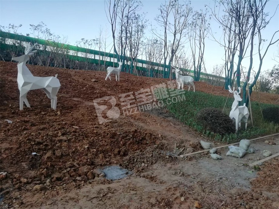 杭州中泰運(yùn)動公園不銹鋼切面鹿雕塑項(xiàng)目