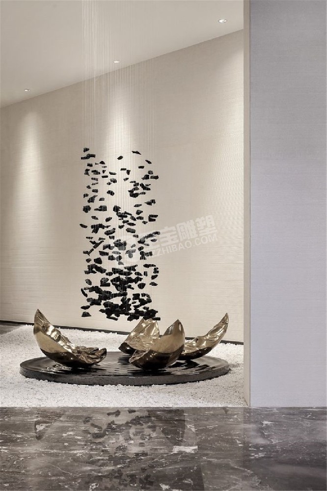 大型藝術(shù)館大廳落地?cái)[件鏡面樹(shù)葉不銹鋼雕塑定制