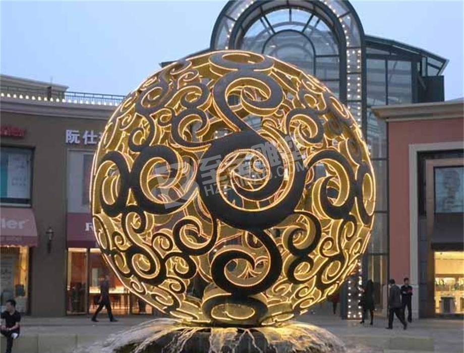 商場(chǎng)鏤空球不銹鋼雕塑定制
