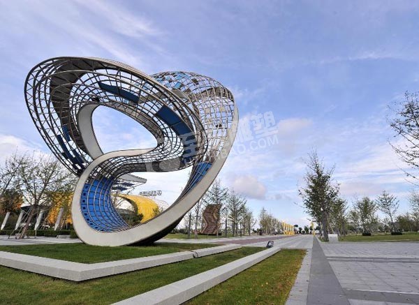 日常不銹鋼雕塑被應(yīng)用哪些領(lǐng)域？